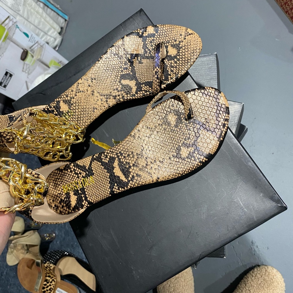 Sandals - Picture 2 of 4